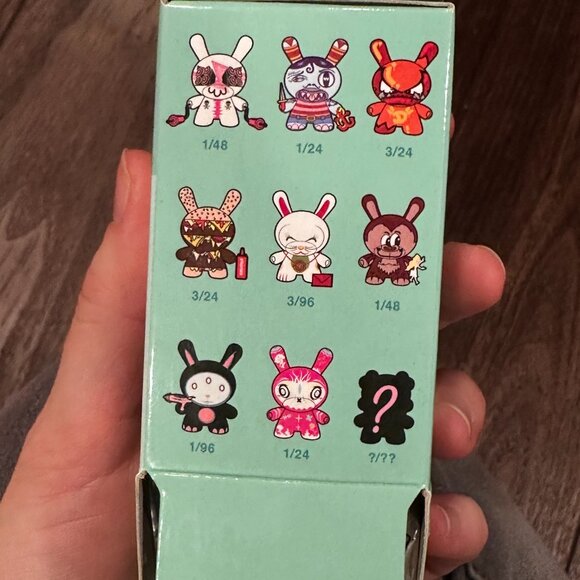 Kidrobot Dunny Series 4 Shane Jessup Lucky Cat Closed Eyes 3/96 - Picture 4 of 5